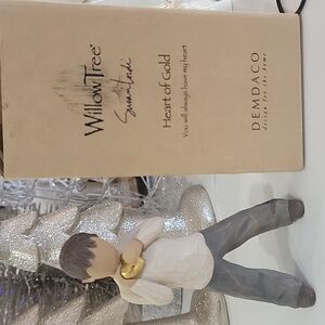 Willow Tree Heart of Gold figurine